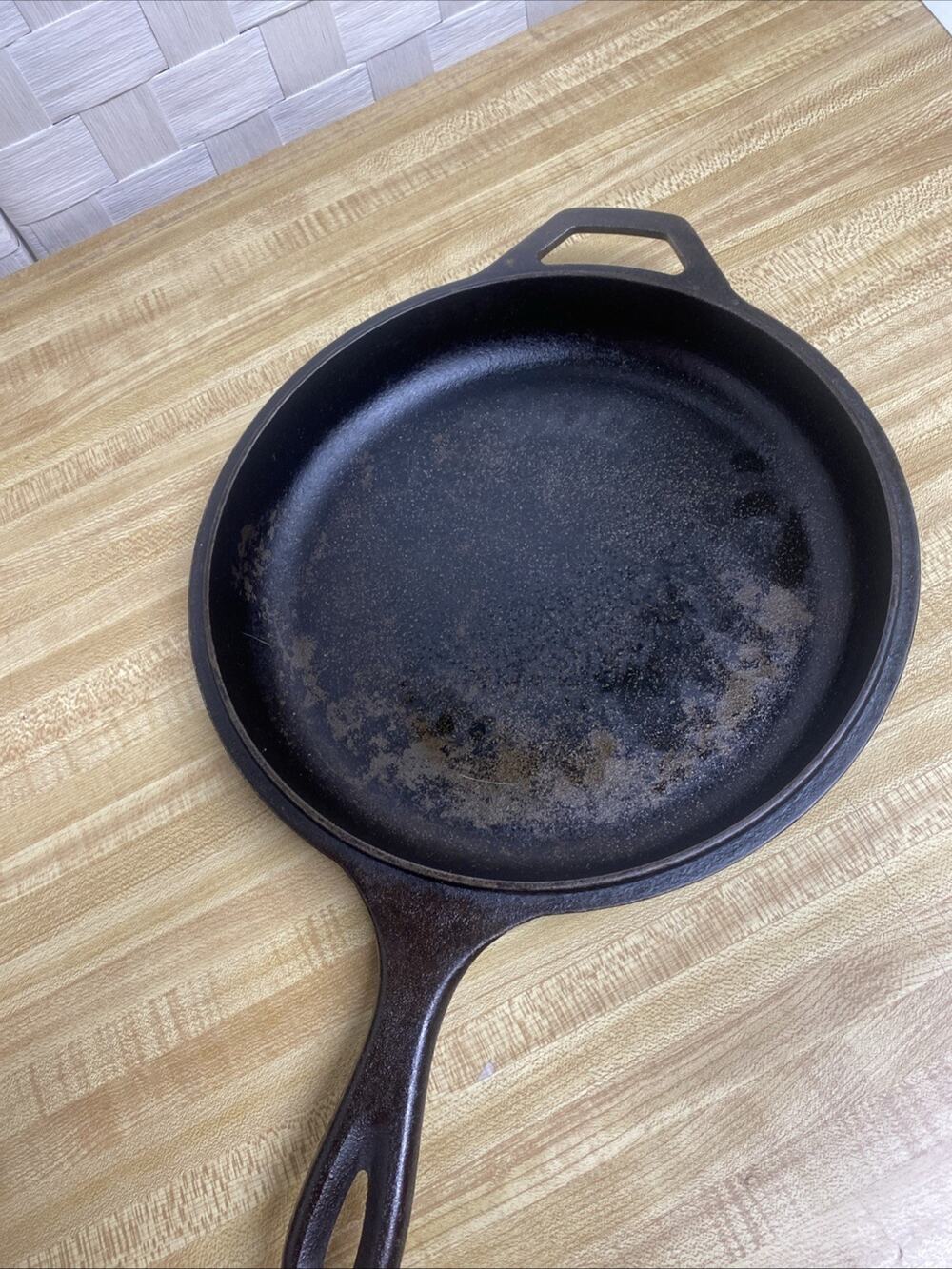 Vintage Lodge Cast Iron Skillet Pan 10” USA Frying Pan Round Corners
